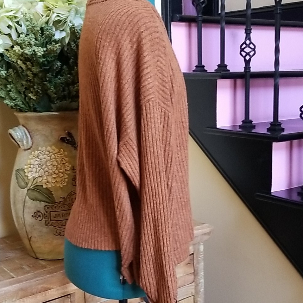 Lush Ribbed Knit Crop Top - SZ M - Picture 3 of 6